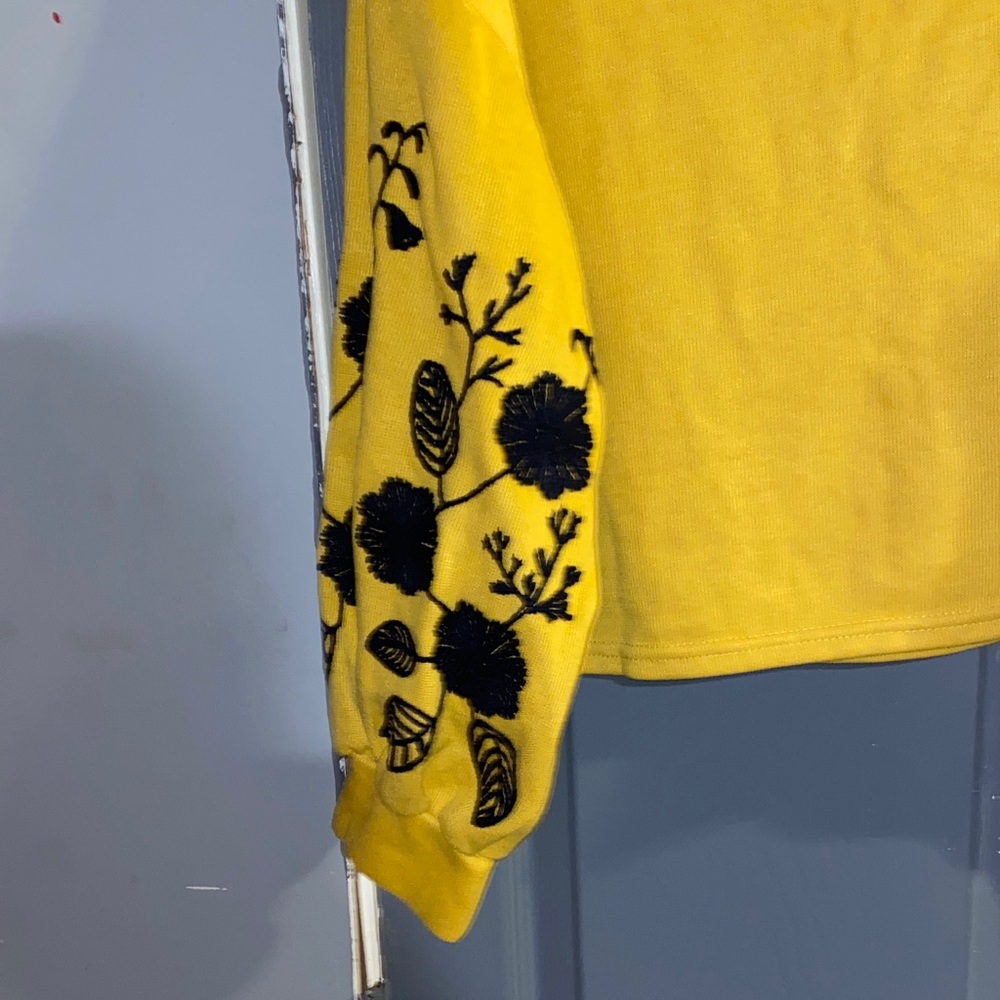 Yellow Floral Embroidered Women's Blouse - Picture 2 of 4